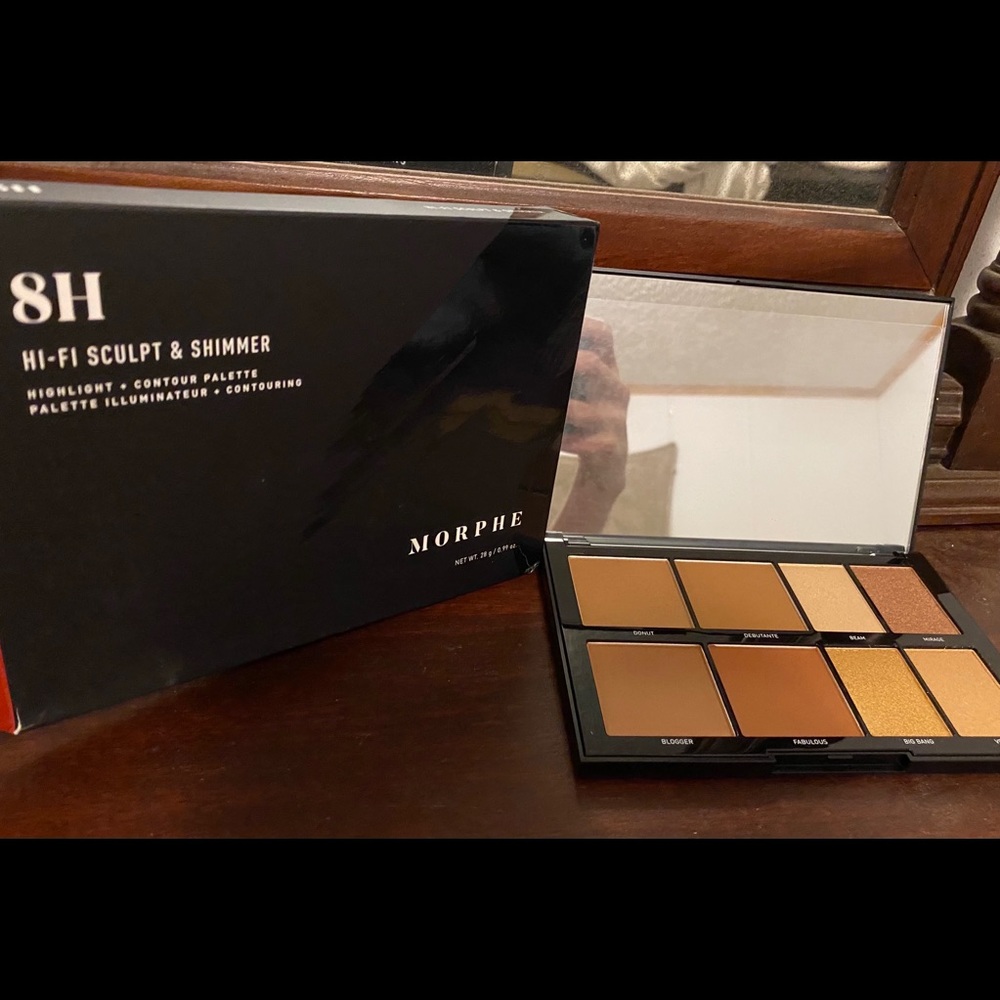 Morphe highlight and contour palette